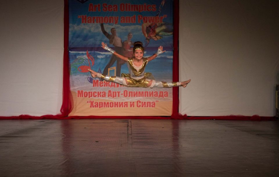 Милка Георгиева по време на Международната морска арт олимпиада в Созопол