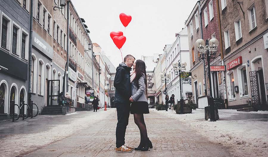 10 идеи за романтична изненада за НЕГО